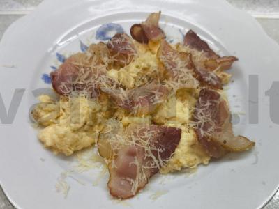 Kiaušiniai su bekonu ir sūriu Žingsnis 7