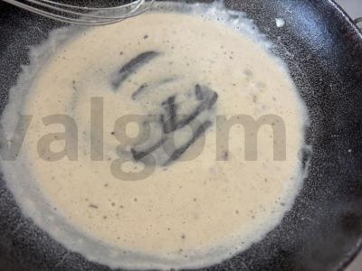 Grietinėlės-česnako padažas bulvių košei Žingsnis 6