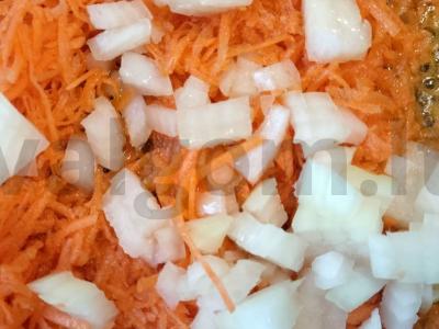 Švelnūs kepenų blynai su daržovėmis Žingsnis 5