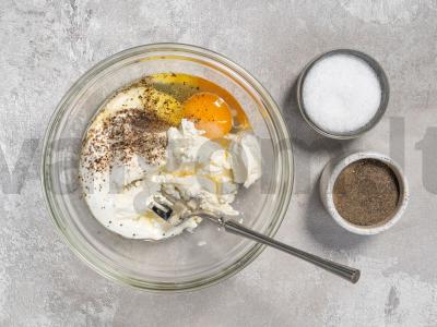 Mėsos pyragas su bekonu ir traškiais svogūnais Žingsnis 7