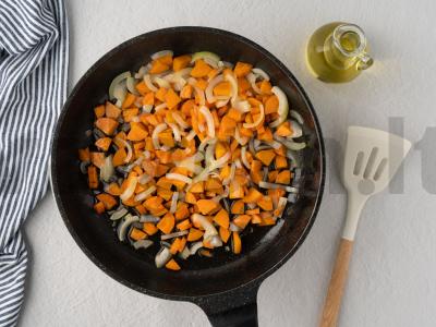 Baklažanai pomidorų padaže žiemai Žingsnis 4