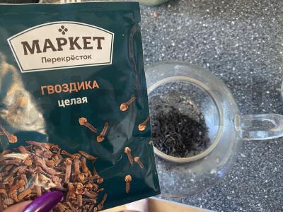 Juodasis arbata su vyšniomis, rožėmis ir medumi Žingsnis 2