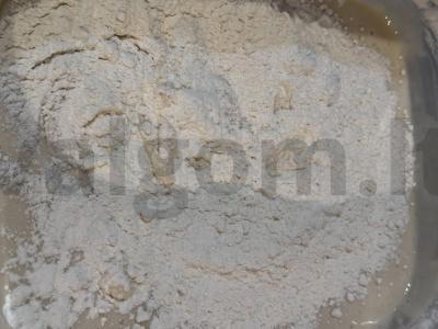 Ploni blynai su pienu, medumi ir džiovintomis persimonėmis Žingsnis 3