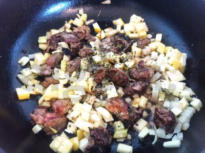 Makaronai su kepta kepenėle ir cukinija Žingsnis 3