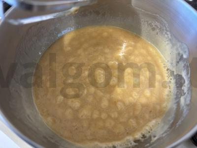 Karameliniai biskvitai tortui Žingsnis 2