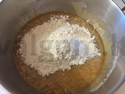 Karameliniai biskvitai tortui Žingsnis 7