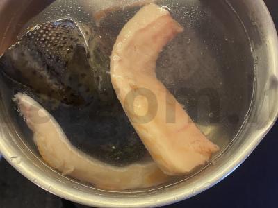 Grietininė žuvienė su lašiša Žingsnis 1