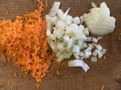 Grietininė žuvienė su lašiša Žingsnis 3