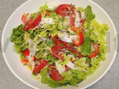 Daržovių salotos su apelsinų padažu pagrindine nuotrauka