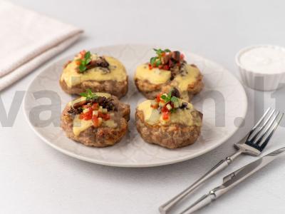 Mėsos vyniotiniai su grybais pagrindine nuotrauka