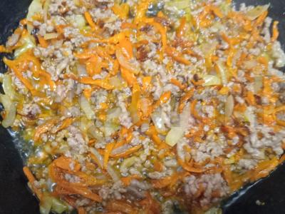 Farfalle su jautienos faršu Žingsnis 3