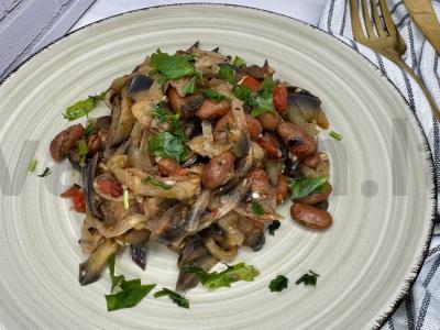 Aštrūs baklažanai su pupelėmis pagrindine nuotrauka