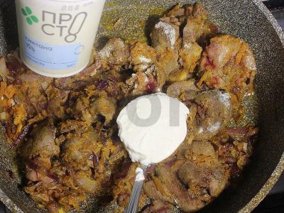 Vištienos kepenėlės grietinėlės padaže Žingsnis 5