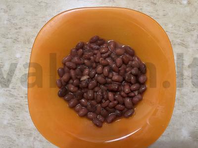 Salotas „Stiklainiai“ su majonezo ir svogūnų padažu Žingsnis 1