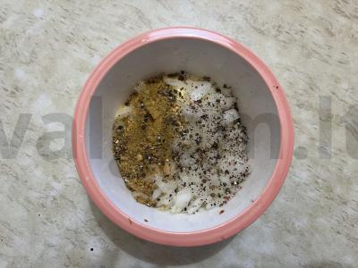 Salotas „Stiklainiai“ su majonezo ir svogūnų padažu Žingsnis 9