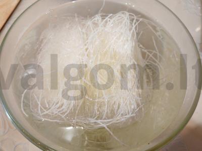 Funchosa pagal korėjietišką receptą su jūros gėrybėmis Žingsnis 1