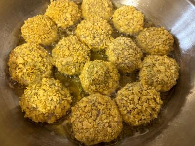 Vištienos meatballs su kmynais Žingsnis 10