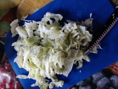 Salotas „Kanarėlė“ su krabų mėsa Žingsnis 2