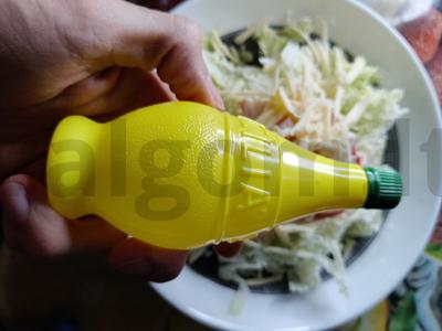 Salotas „Kanarėlė“ su krabų mėsa Žingsnis 6