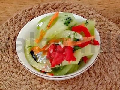 Žalios pomidorų užkandis pagrindine nuotrauka