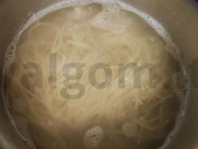 Spagečiai su kepenimis grietinėlėje Žingsnis 1