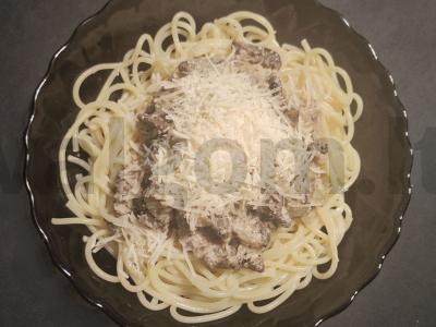 Spagečiai su kepenimis grietinėlėje pagrindine nuotrauka