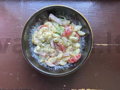 Makaronų salotas „Sprogimas“ pagrindine nuotrauka