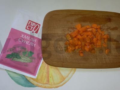 Kabakų troškinys su rūkytomis kiaulienos mėsos gabalėliais Žingsnis 2