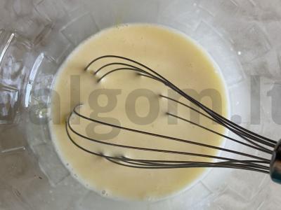 Šokoladinis blynų ritinys be cukraus ir glitimo su varškės-bananų įdaru Žingsnis 1