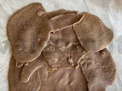 Šokoladinis blynų ritinys be cukraus ir glitimo su varškės-bananų įdaru Žingsnis 6