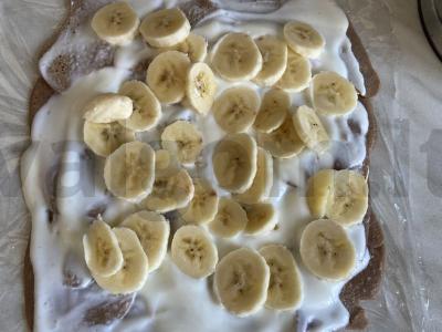 Šokoladinis blynų ritinys be cukraus ir glitimo su varškės-bananų įdaru Žingsnis 8