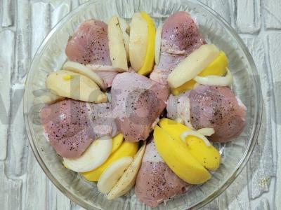 Nuostabi vištiena su daržovėmis ir grybais Žingsnis 2