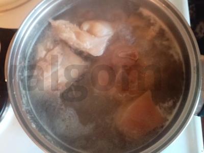 Mėsos sriuba su koldūnais Žingsnis 1