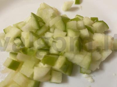 Geltonai žalias salotas su obuoliu Žingsnis 3