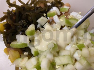 Geltonai žalias salotas su obuoliu Žingsnis 4