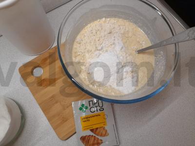 Varškės-kokosų apkepas su obuoliu ir kriauše mikrobangų krosnelėje Žingsnis 4