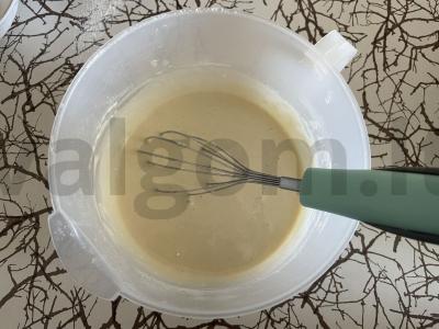 Lengvi ir oro pripildyti blynai su pienu Žingsnis 3