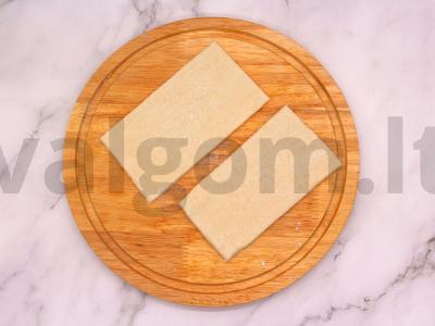 Sumuštiniai su žuvimi ant sluoksniuoto tešlos pagrindo Žingsnis 1