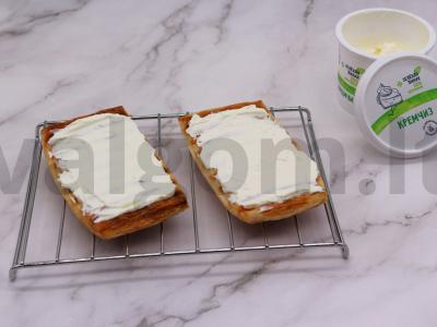 Sumuštiniai su žuvimi ant sluoksniuoto tešlos pagrindo Žingsnis 4