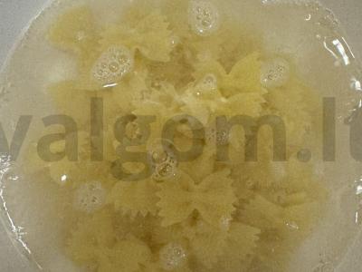 Makaronai grietininiame padaže su grybais Žingsnis 1