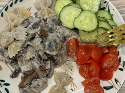 Makaronai grietininiame padaže su grybais pagrindine nuotrauka