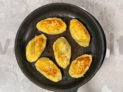 Bulvių zrazai su grybais Žingsnis 10