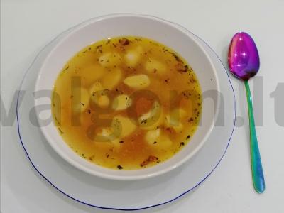 Sriuba su kukuliais ir žolelėmis pagrindine nuotrauka