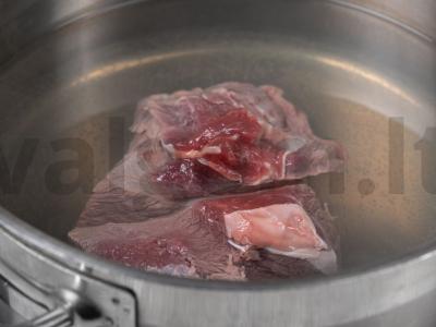 Jautienos sriuba su makaronais Žingsnis 1