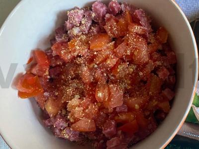 Karšti sumuštiniai su servelatu, pomidoru ir džiovintu česnaku Žingsnis 3