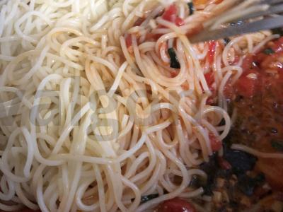 Makaronai su pomidorais ir parmezanu Žingsnis 9