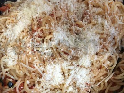 Makaronai su pomidorais ir parmezanu Žingsnis 10