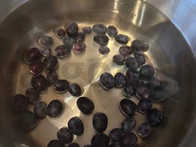 Uogų kompotas su vynuogėmis Žingsnis 3