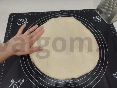 Osėtinė pyragas su česnakine žole Žingsnis 8