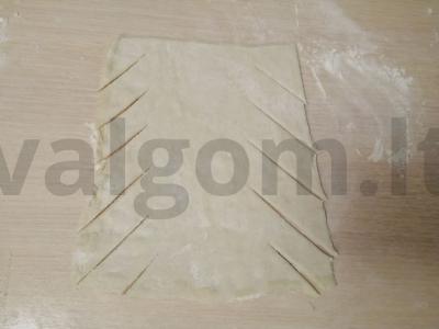 Sluoksniuota tešla su obuoliais Žingsnis 1